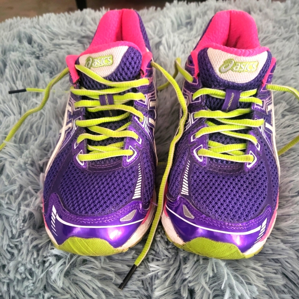 Nike asics GT2000 purple pink neon tennis shoes. Size 6.